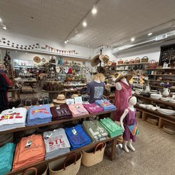 Zee Bee Market - Inside