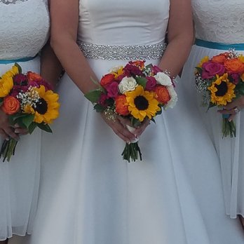 Alpine Artistic Florist - Beautiful Wedding Bouquets and Sweetheart Table arrangement - Florists Near Me - Alpine, California