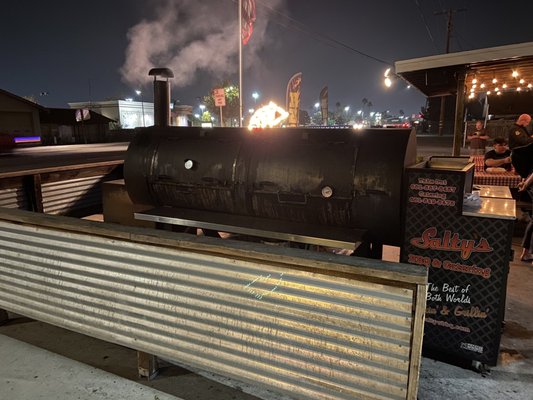 Salty's BBQ by null