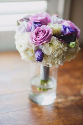 Loves Me Flowers by null