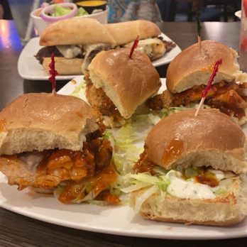 Laura's Bar And Grill - Hot Honey Chicken Flatbread - American Near Me - Smithfield, Rhode Island