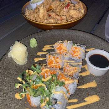 SKY Waikiki - Spicy Scallop Roll - Seafood Near Me - Honolulu, Hawaii