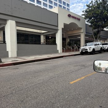 Blu Bar & Lounge - Street parking or coming through the front dog friendly patio - American Near Me - San Pedro, California