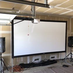 FunFlicks Outdoor Movies - Sacramento - Setting up the equipment