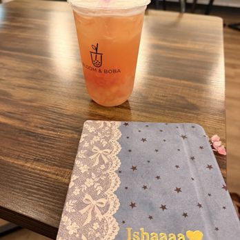 BLOOM & BOBA - White peach oolong Boba with grapefruit pulp - Bubble Tea Near Me - Chatsworth, California