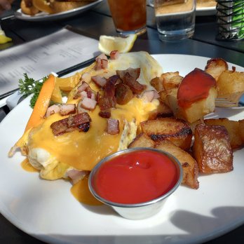 Rosine's Restaurant - Cheesy omelette, crispy potatoes, but the tomato soup was cold. - American Near Me - Monterey, California Rosine's Restaurant - Cheesy omelette, crispy potatoes, but the tomato soup was cold. - American Near Me - Monterey, California
