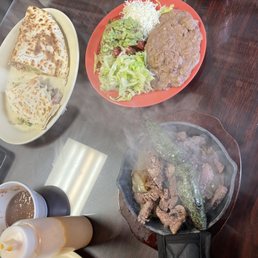 Beef Fajitas for 1and chicken Quesadilla Plato Beef Fajitas for 1and chicken Quesadilla Plato