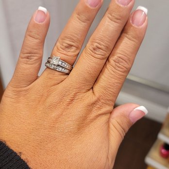 La Belle Nails And Salon - Gel French Manicure with natural nails - Nail Salons Near Me - El Cerrito, California La Belle Nails And Salon - Gel French Manicure with natural nails - Nail Salons Near Me - El Cerrito, California