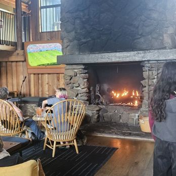 Coast Kitchen - Lobby area and cozy fireplace - Seafood Near Me - Jenner, California Coast Kitchen - Lobby area and cozy fireplace - Seafood Near Me - Jenner, California