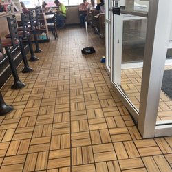 Huddle House - Not safe at all!