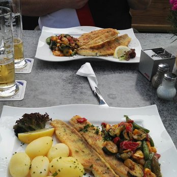 Gaststätte Takelage - Zanderfilet mit mediterranem Gemüse und Salzkartoffeln und gemischte Fischplatte mit mediterranem Gemüse und Bratkartoffeln - German Near Me - Bremerhaven, HB Gaststätte Takelage - Zanderfilet mit mediterranem Gemüse und Salzkartoffeln und gemischte Fischplatte mit mediterranem Gemüse und Bratkartoffeln - German Near Me - Bremerhaven, HB