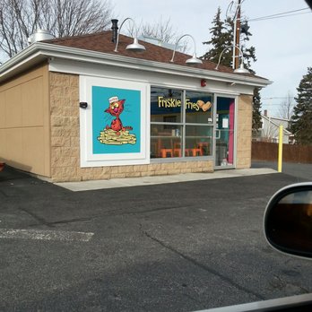Friskie Fries - Front set back from road - Food Trucks Near Me - Johnston, Rhode Island