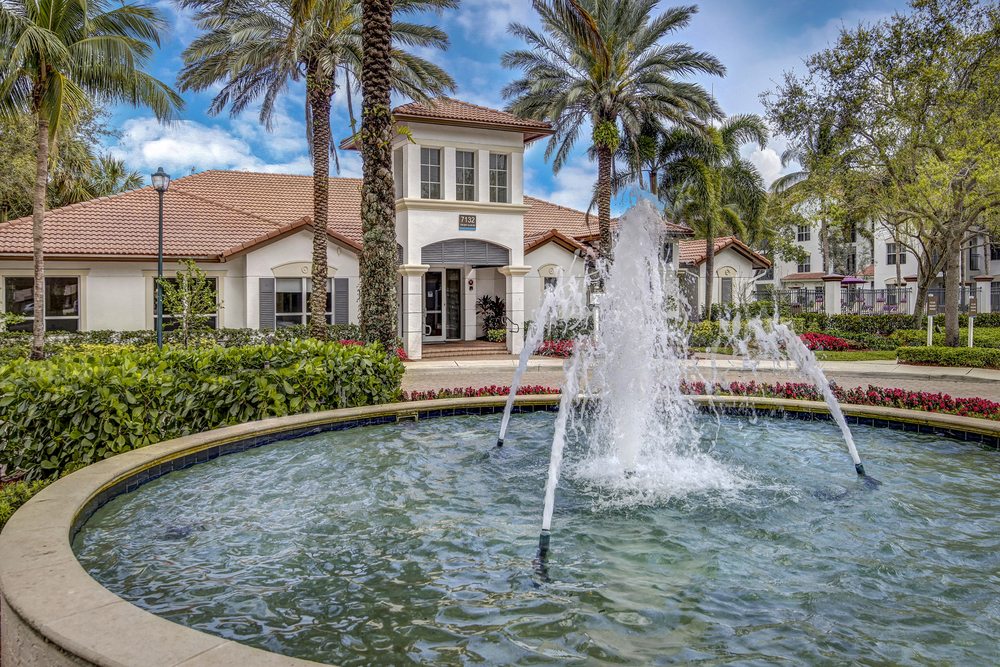 SAVONA GRAND Updated August 2024 40 Photos 7132 Colony Club Dr