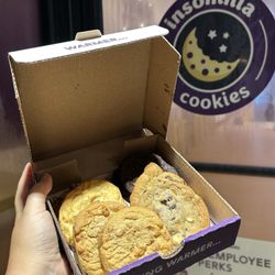Insomnia Cookies - Classic cookies