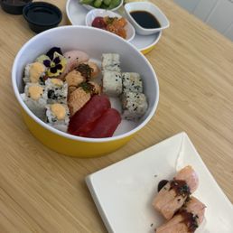 Popular Seto and Seared Salmon Nigiri Popular Seto and Seared Salmon Nigiri