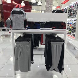 Shoe Palace