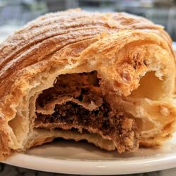 Bäckerei Café Felzl - Bakery Cafe Felzl 03/12/22: Nusskipferl