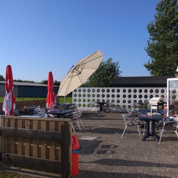 Flugplatz Restaurants Heide-Büsum. - Terrasse des Restaurants - German Near Me - Oesterdeichstrich, SH Flugplatz Restaurants Heide-Büsum. - Terrasse des Restaurants - German Near Me - Oesterdeichstrich, SH