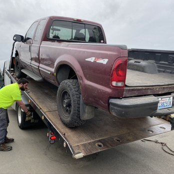 Ultra Towing - Towing Near Me - Puyallup, Washington Ultra Towing - Towing Near Me - Puyallup, Washington