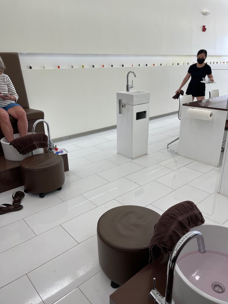 AVERIE’S NAIL SPA Updated July 2024 22 Photos & 12 Reviews 132