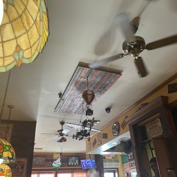 Tricia's Cafe - Overview of dining area - Cafes Near Me - Babylon, New York