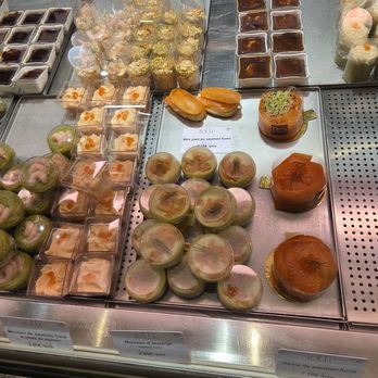 Les Halles de Lyon - Paul Bocuse - Public Markets Near Me - Lyon, 69 Les Halles de Lyon - Paul Bocuse - Public Markets Near Me - Lyon, 69