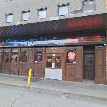 Primanti Bros. Restaurant and Bar - Outside of Primanti Bros. - Sandwiches Near Me - Pittsburgh, Pennsylvania Primanti Bros. Restaurant and Bar - Outside of Primanti Bros. - Sandwiches Near Me - Pittsburgh, Pennsylvania