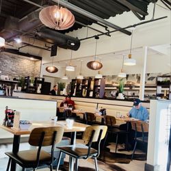Eggcited Brunch House - Airy ambiance