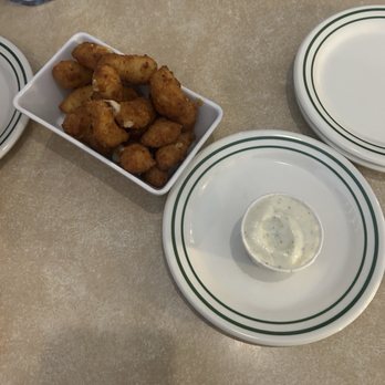 Krolls West Restaurant - cheese curds white cheese - American Near Me - Green Bay, Wisconsin