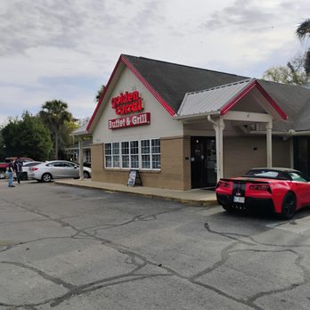 Golden Corral Buffet & Grill - Just arrived at the Golden Corral. Waiting on my friend Charlie to join me. - Buffets Near Me - Pensacola, Florida