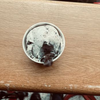 Salt & Straw - Mint chocolate chip ice cream - Ice Cream & Frozen Yogurt Near Me - San Francisco, California