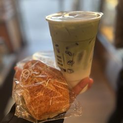 Sunmerry Bakery - Chicken Cheddar Matcha Latte