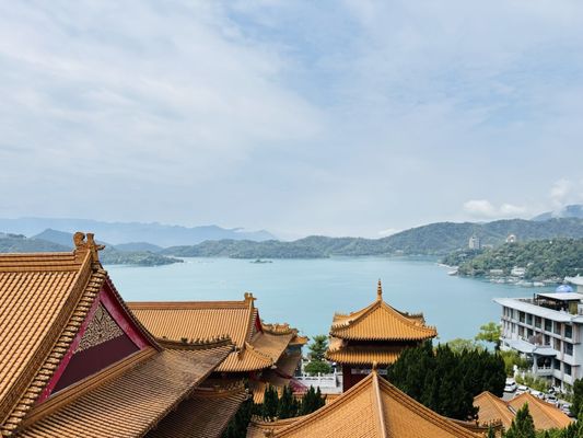 Sun Moon Lake by null