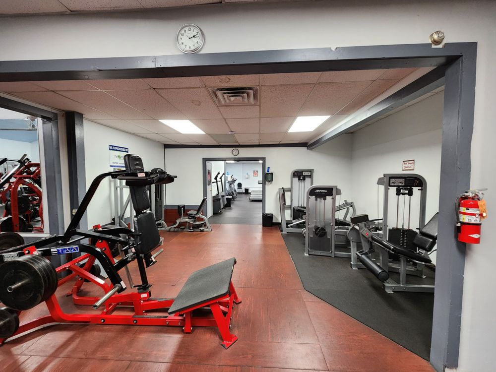 Darwin's Health Club Logo