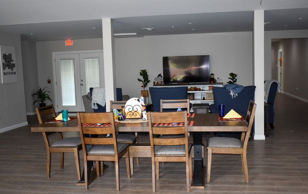 ESTANCIA ASSISTED LIVING Updated October 2024 16543 E Elgin St