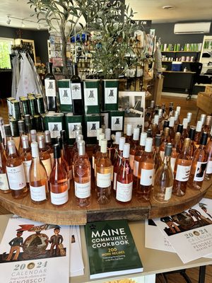 Dot’s Market by null