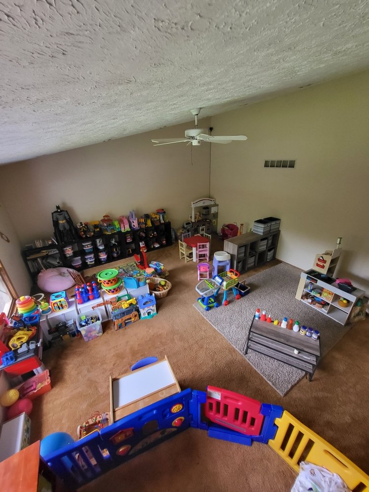 CRIBS 2 CRAYONZ DAYCARE Updated October 2024 Rockford, Illinois