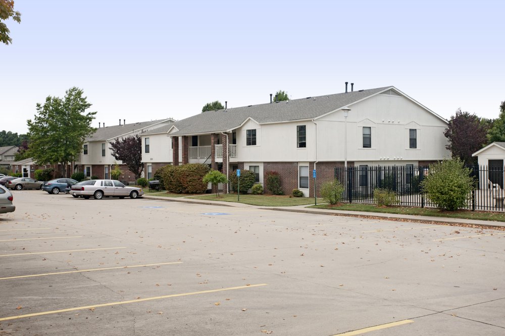 EDGEWOOD APARTMENTS 20 Photos 23251 W. Beechwood Dr, Rogers