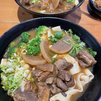 Social Eatery - Beef Stew with Wide Noodles 7/19/24 - Bubble Tea Near Me - Millbrae, California