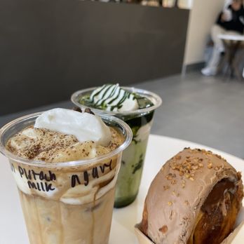 Re Coffee - Einspanner Latte, Matcha Einspanner, and Pastry - Desserts Near Me - Northridge, California