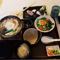Tomoyoshi Endo - nabeyaki udon set/tako, Amaebi nigiri sushi