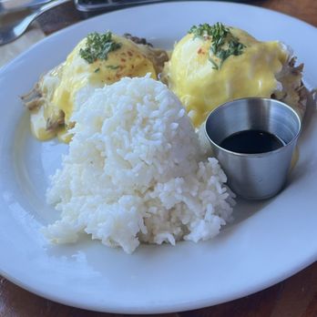 Lulu's Waikiki - Beach Benny - Burgers Near Me - Honolulu, Hawaii