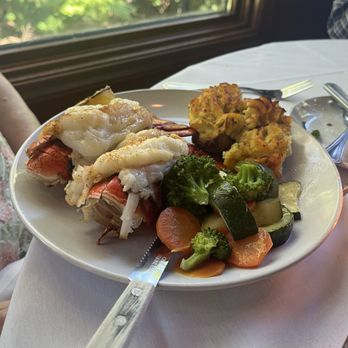 White Oaks - Twin lobster Tails - New American Near Me - Westlake, Ohio
