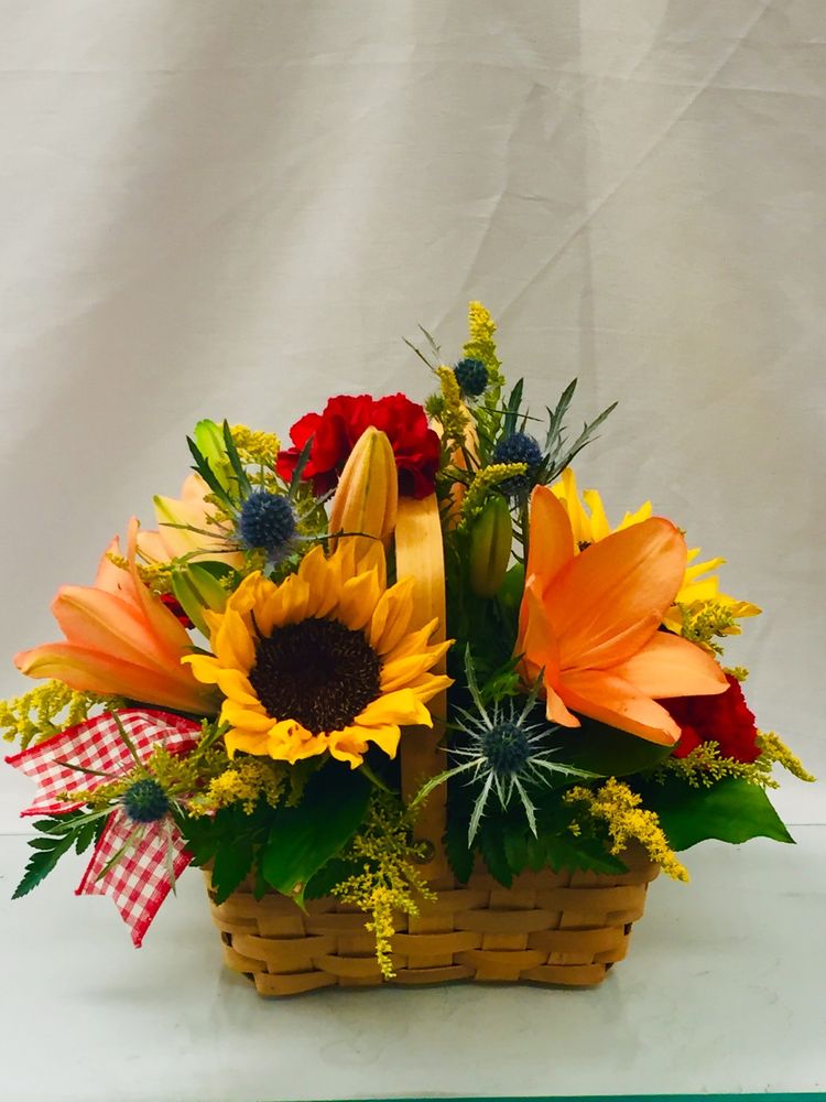FLOWERS BY JEANIE Updated September 2024 626 S 2nd St, Mankato, Minnesota Florists Phone