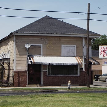 Saturn Bar - Dive Bars Near Me - New Orleans, Louisiana Saturn Bar - Dive Bars Near Me - New Orleans, Louisiana