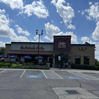 MacKenzie River Pizza, Grill & Pub - Great bar to hang out as it's indoor/outdoor.  On all stations you're able to charge up your cellphone or computer. - American Near Me - Pickerington, Ohio