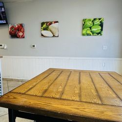 Table & Eating Area