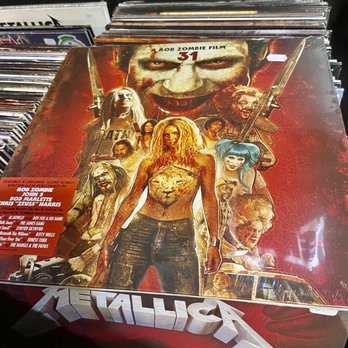Hellfest Corner - Disques vinyles - Bars Near Me - Paris, 01