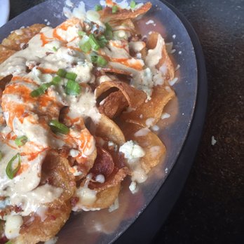 Blind Tiger Pub - Bleu chips with Gorgonzola fondue, bacon, and scallions - American Near Me - Charleston, South Carolina