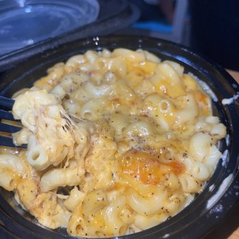 Hot Chickz - Mac & Cheese - Chicken Wings Near Me - La Puente, California